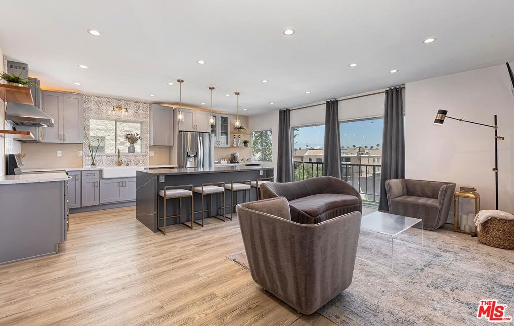 1115 S Elm Drive 401