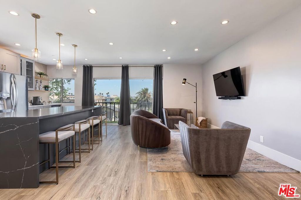 1115 S Elm Drive 401