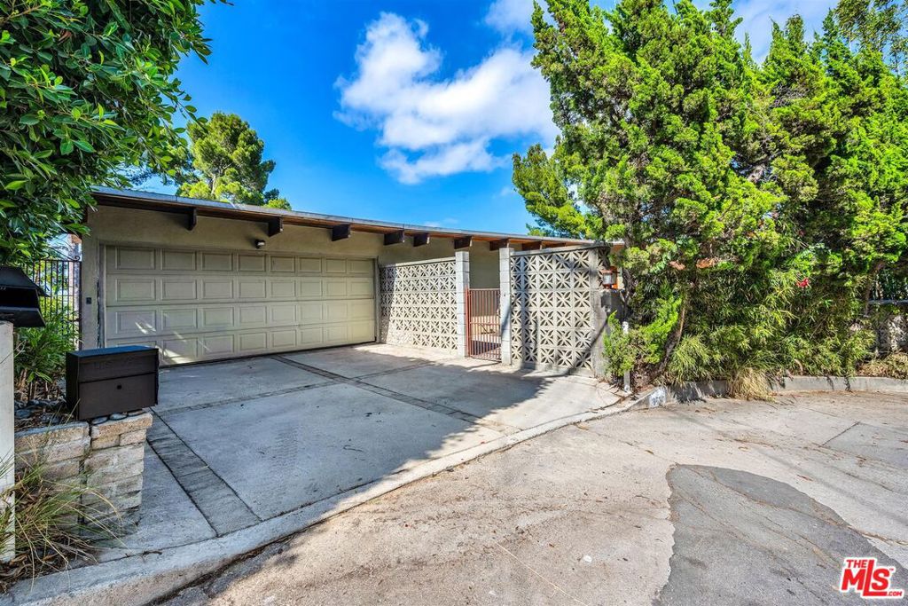 8630 Skyline Drive