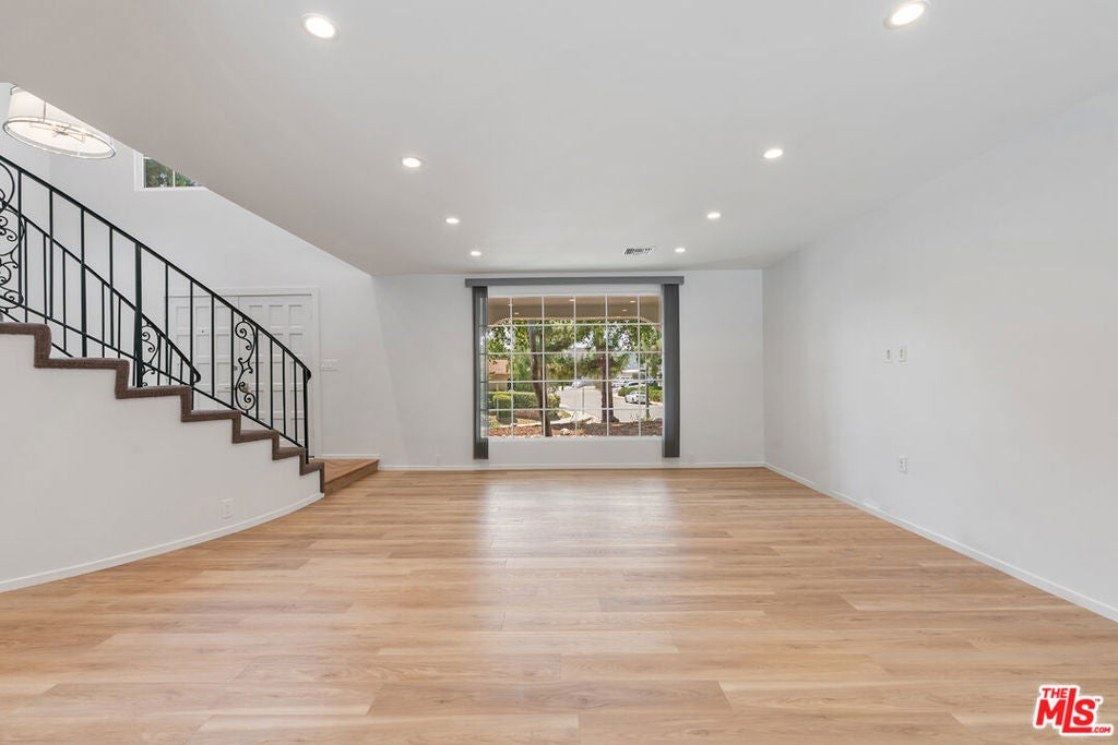 3062 Arrowhead Drive