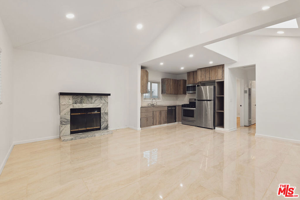 806 Navy Street