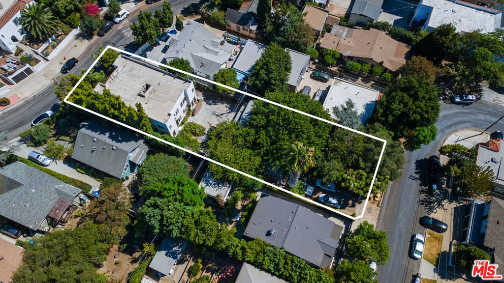 906 Manzanita Street