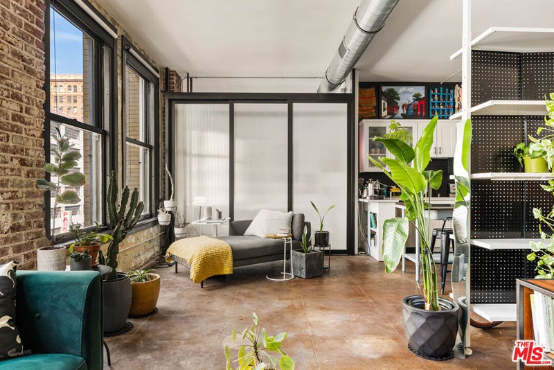 215 W 7th Street 407