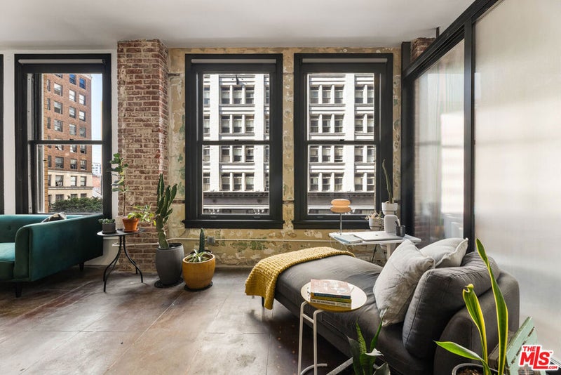 215 W 7th Street 407