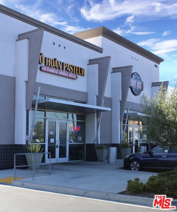 1420 W Redondo Beach Blvd