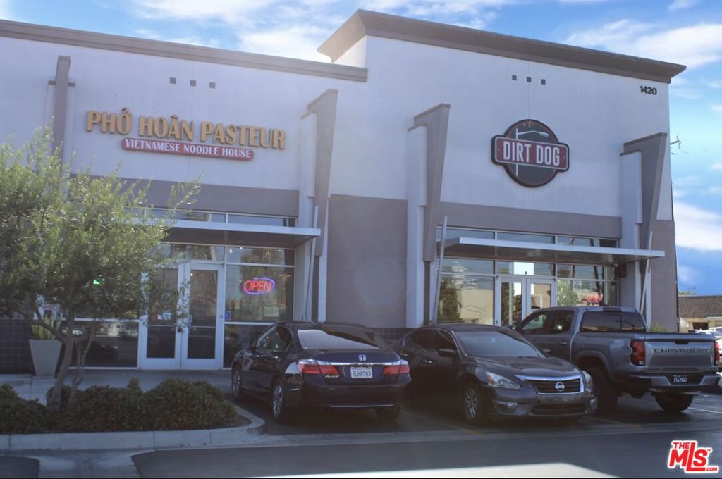 1420 W Redondo Beach Blvd