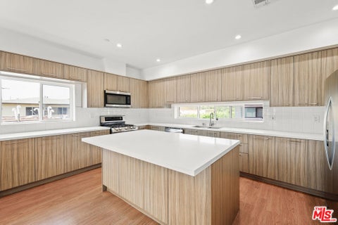 Photo of 816 N Hobart Boulevard, Los Angeles, CA 90029 (MLS # 26997303)