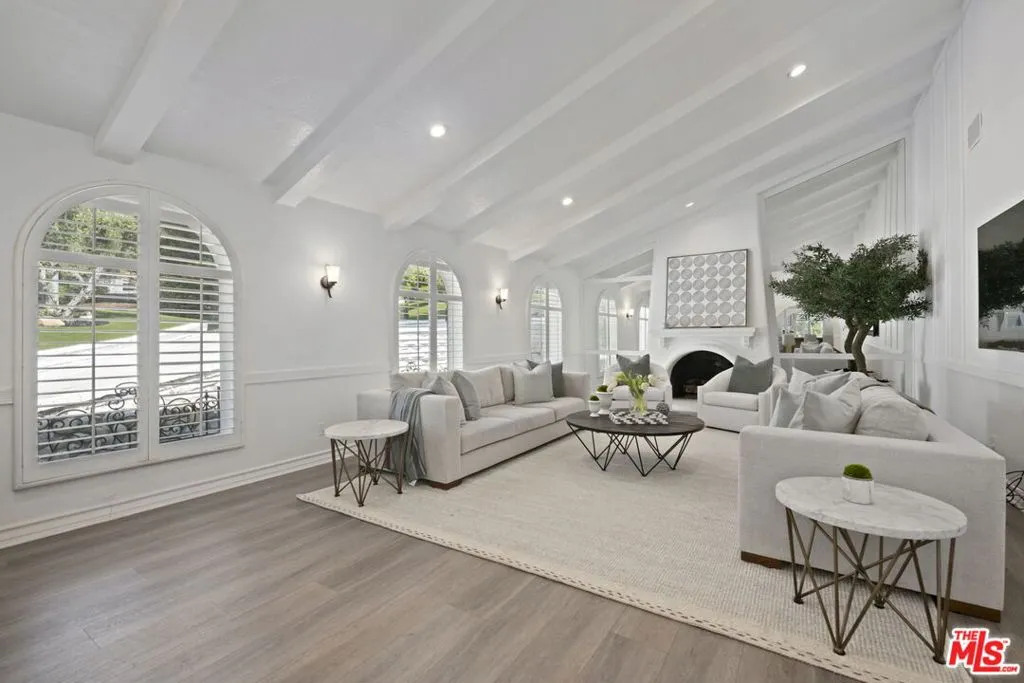 Los Angeles, California 90024, United States, 5 Bedrooms Bedrooms, ,4 BathroomsBathrooms,Residential,Active,173963