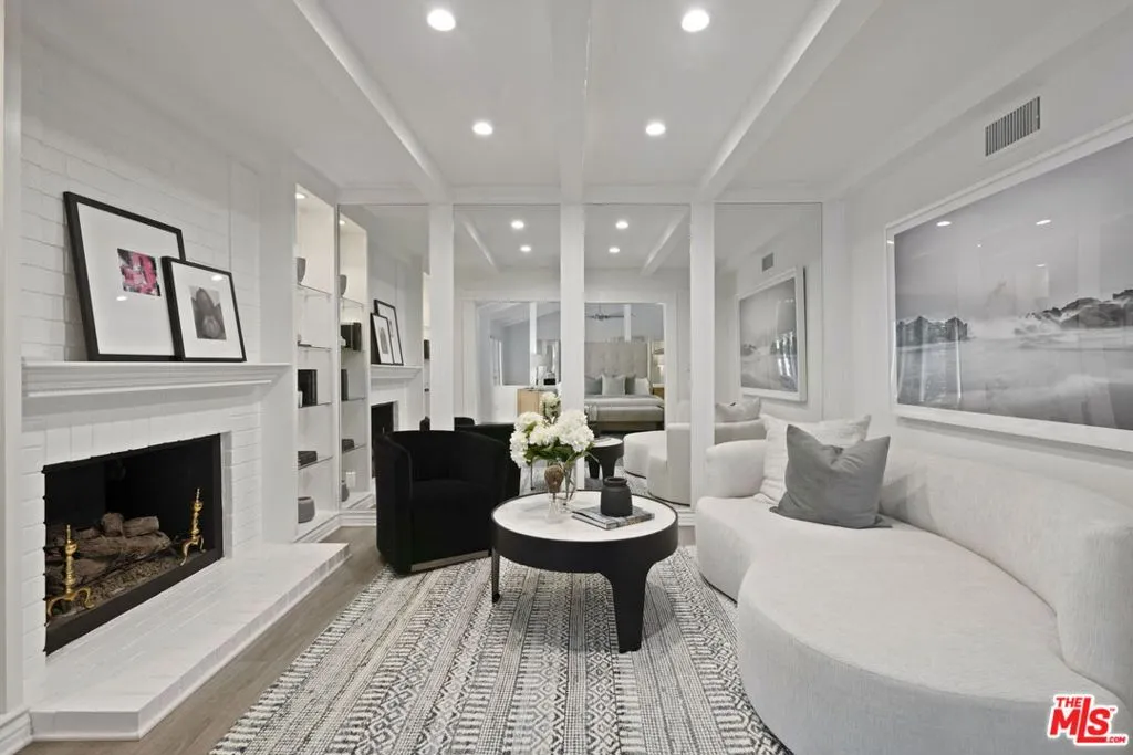 Los Angeles, California 90024, United States, 5 Bedrooms Bedrooms, ,4 BathroomsBathrooms,Residential,Active,173963