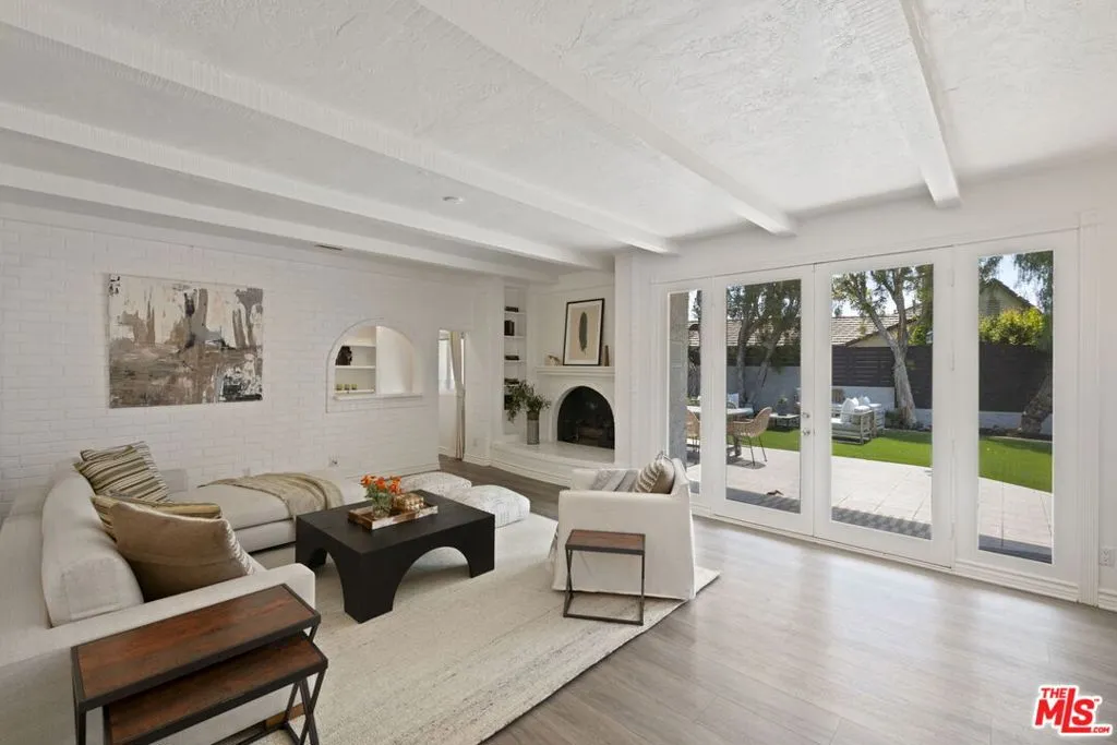 Los Angeles, California 90024, United States, 5 Bedrooms Bedrooms, ,4 BathroomsBathrooms,Residential,Active,173963