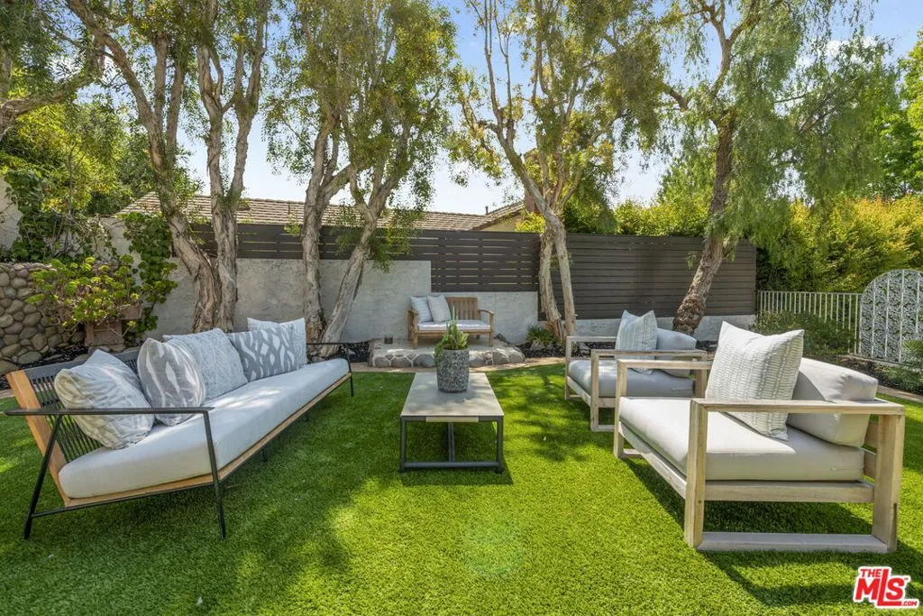 Los Angeles, California 90024, United States, 5 Bedrooms Bedrooms, ,4 BathroomsBathrooms,Residential,Active,173963