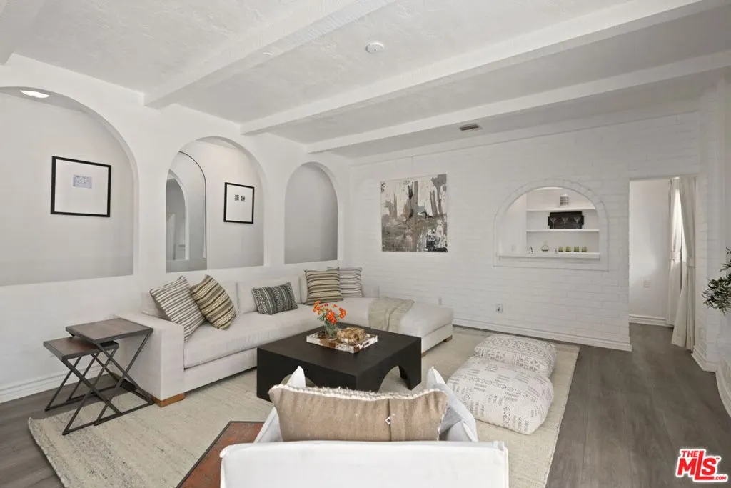 Los Angeles, California 90024, United States, 5 Bedrooms Bedrooms, ,4 BathroomsBathrooms,Residential,Active,173963