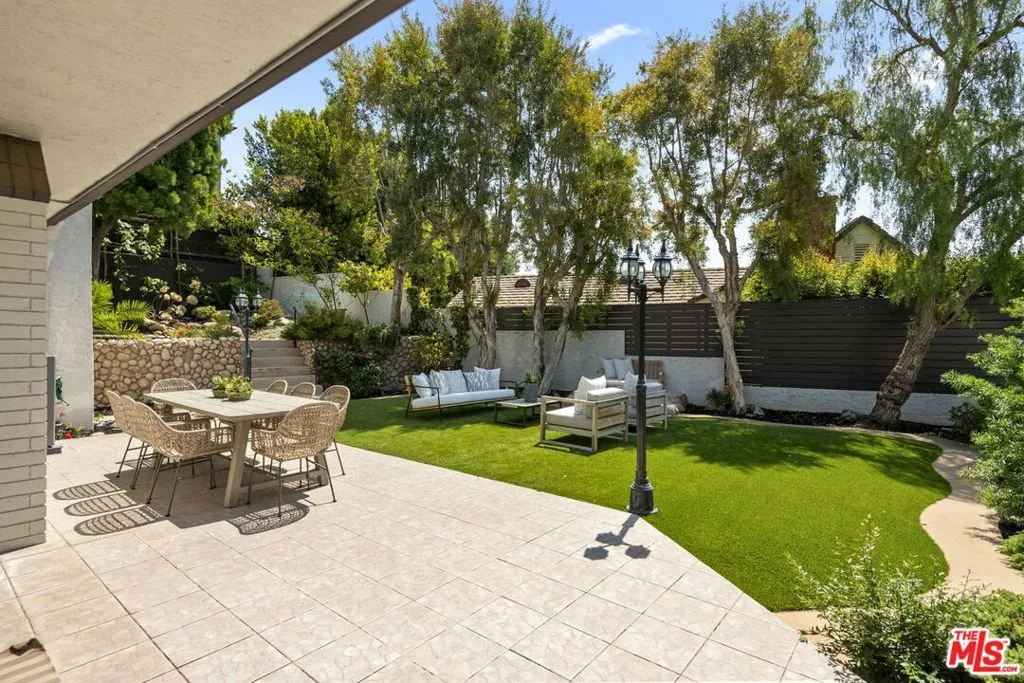 Los Angeles, California 90024, United States, 5 Bedrooms Bedrooms, ,4 BathroomsBathrooms,Residential,Active,173963