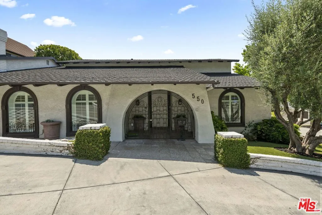 Los Angeles, California 90024, United States, 5 Bedrooms Bedrooms, ,4 BathroomsBathrooms,Residential,Active,173963