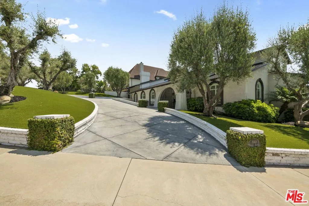 Los Angeles, California 90024, United States, 5 Bedrooms Bedrooms, ,4 BathroomsBathrooms,Residential,Active,173963