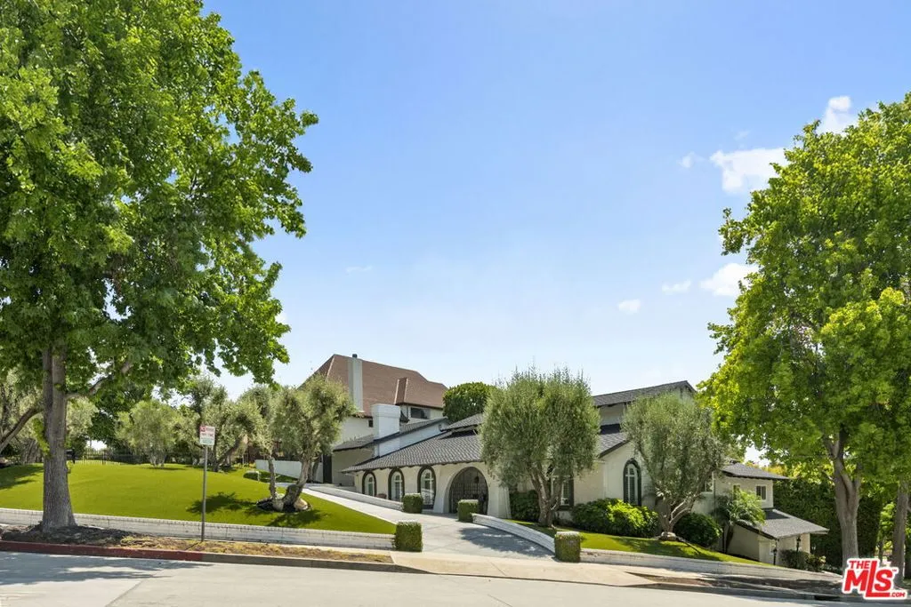 Los Angeles, California 90024, United States, 5 Bedrooms Bedrooms, ,4 BathroomsBathrooms,Residential,Active,173963