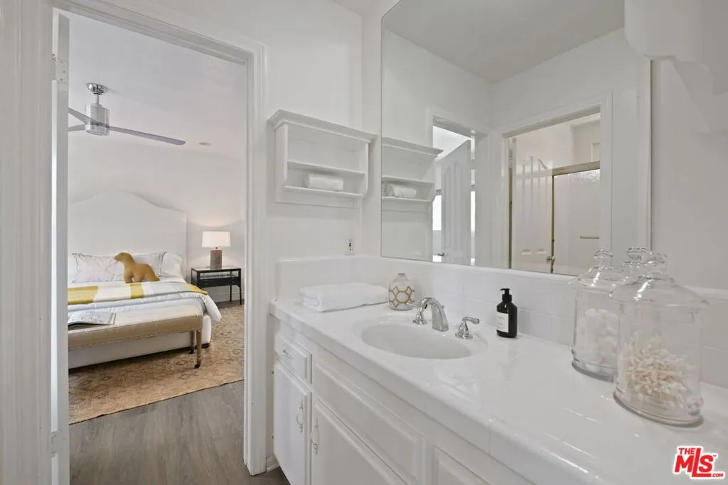 Los Angeles, California 90024, United States, 5 Bedrooms Bedrooms, ,4 BathroomsBathrooms,Residential,Active,173963