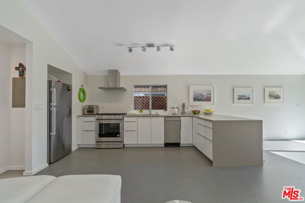 29 Paradise Cove Road