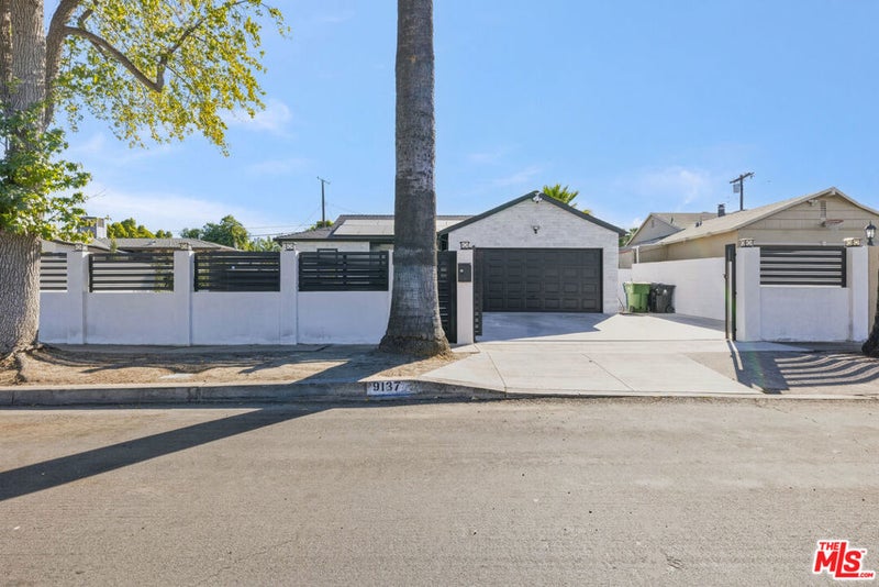 9137 Bartee Avenue