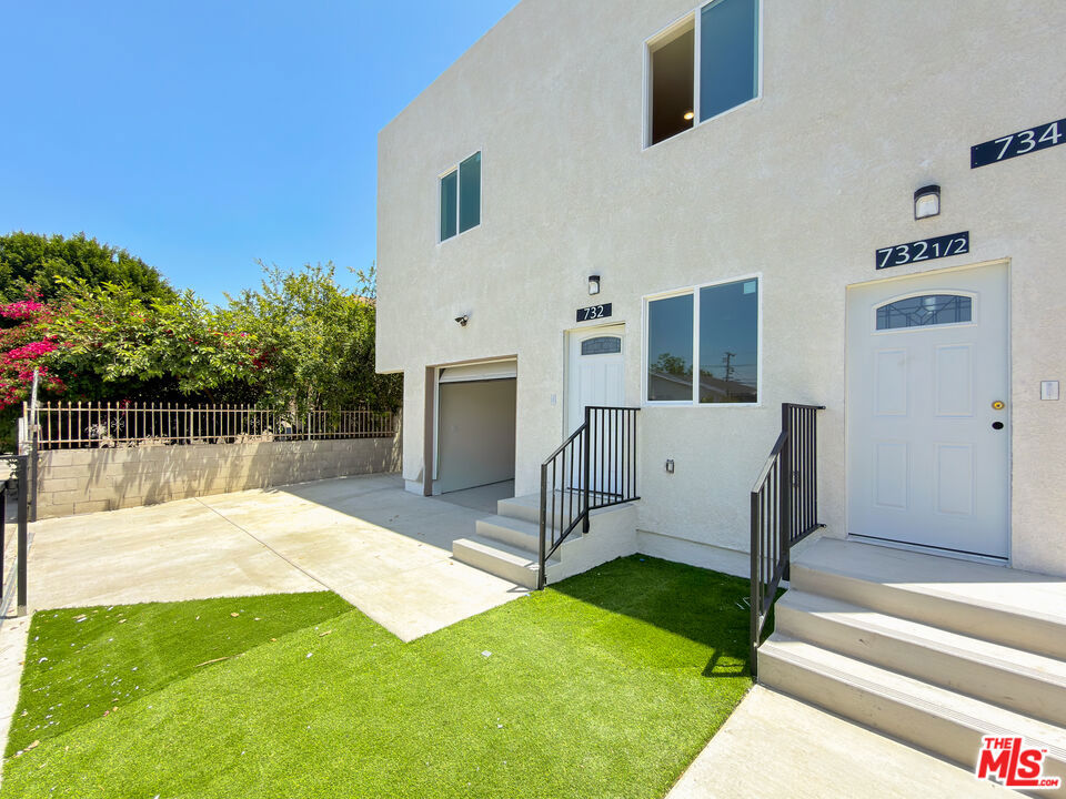 732 E 52nd Street