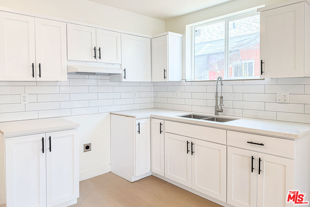 732 E 52nd Street