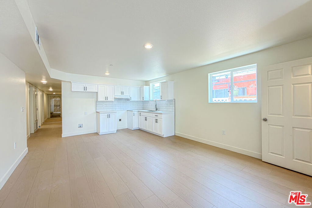 732 E 52nd Street