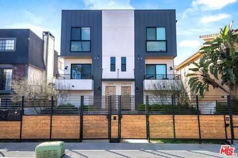 15330 Weddington Street Sherman Oaks CA 91411