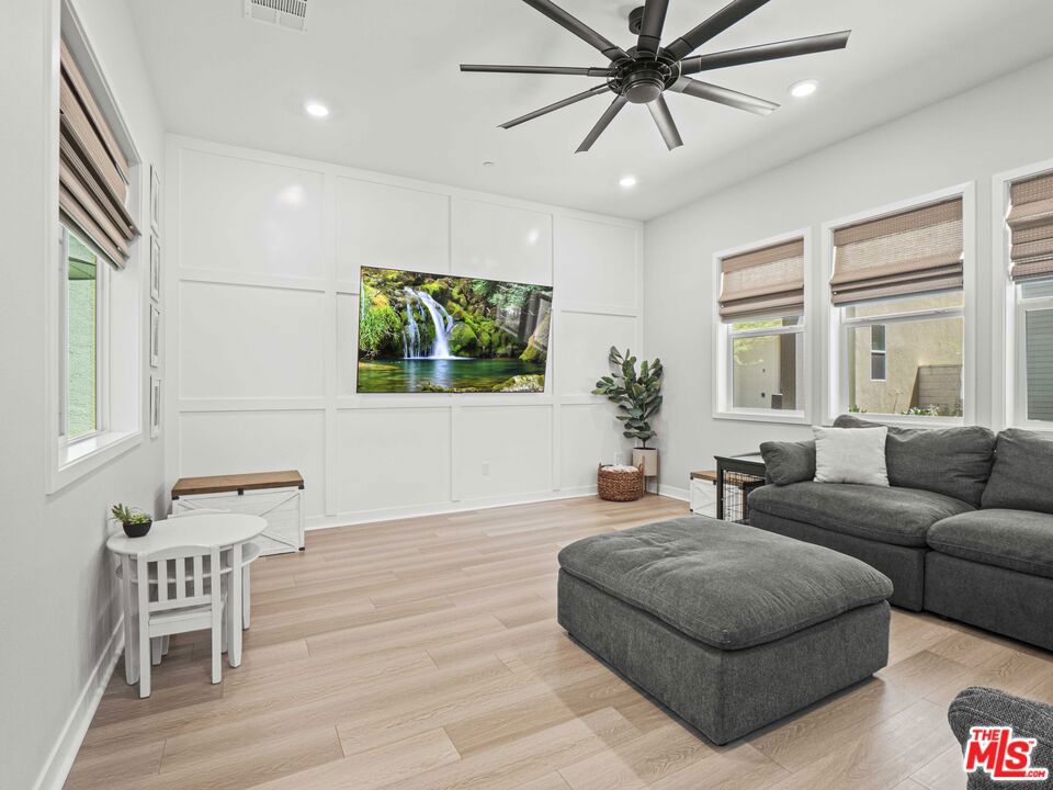 27717 Knoll View Place