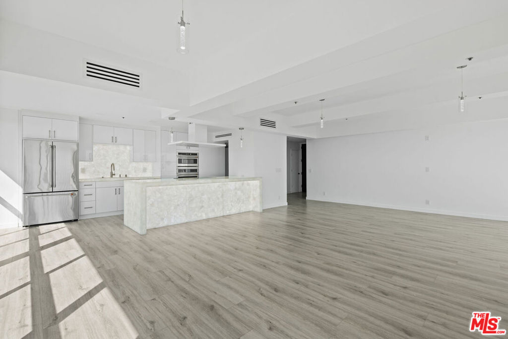 10790 Wilshire Boulevard 806