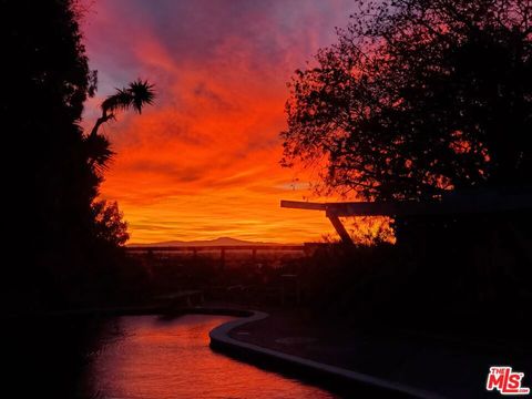 1052 Tellem Drive Pacific Palisades CA 90272