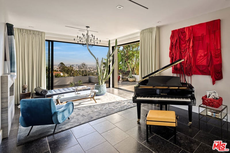 8080 Laurel View Drive