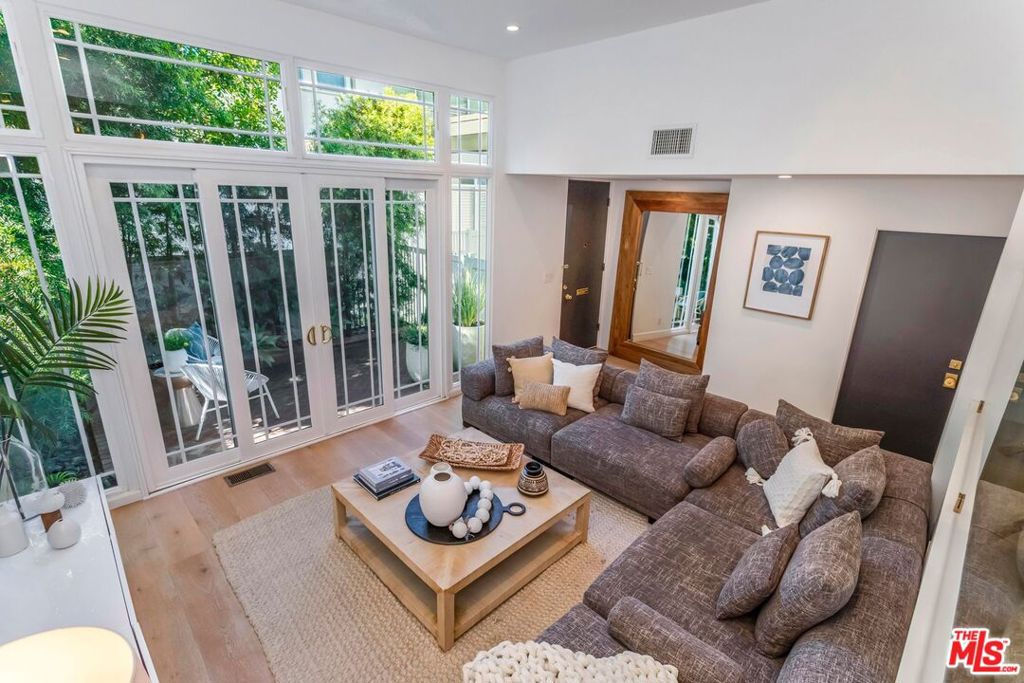 4314 W Kling Street 23