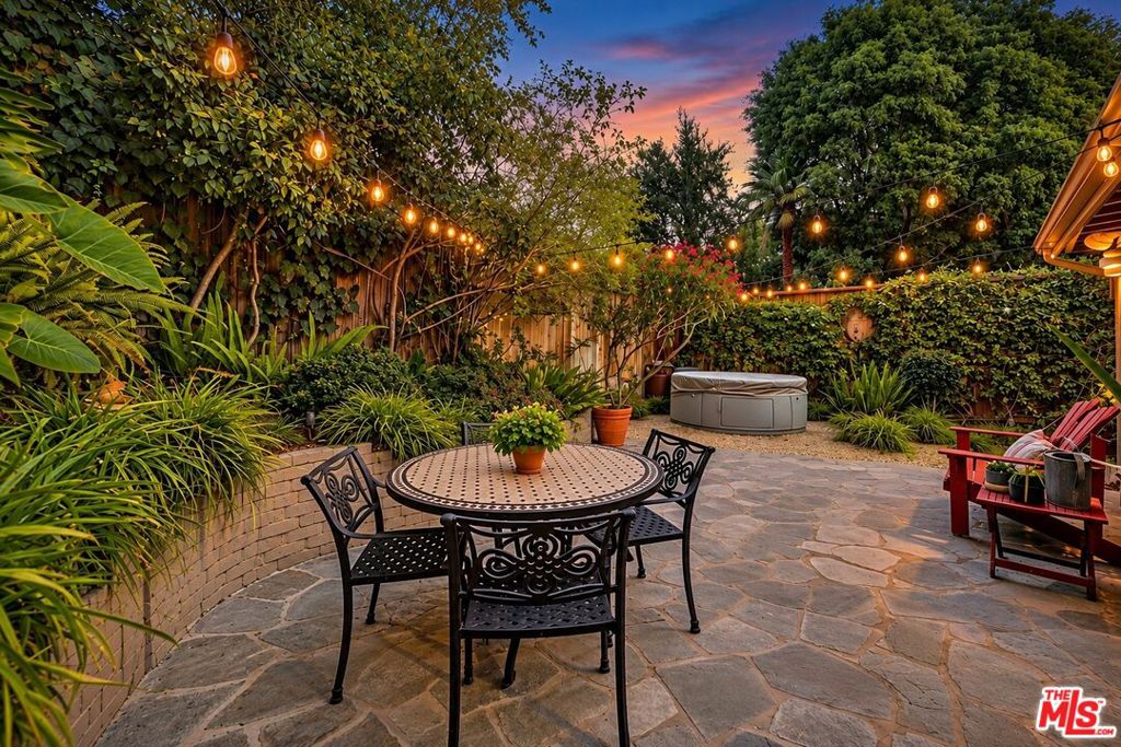 8513 Walnut Drive