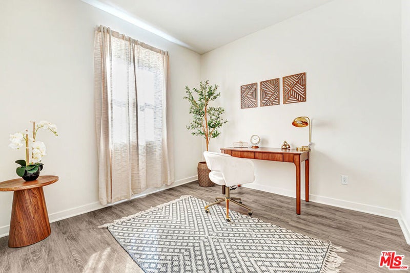3945 Eagle Rock Boulevard 50