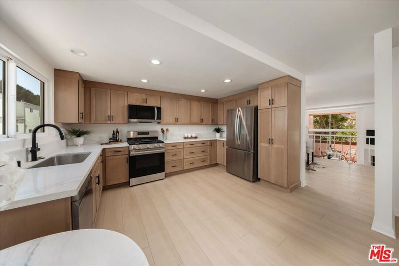 17173 Palisades Circle