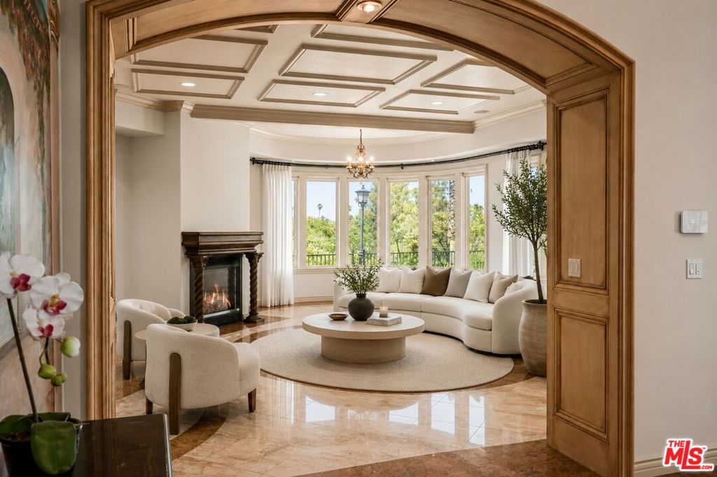 868 Braewood Court