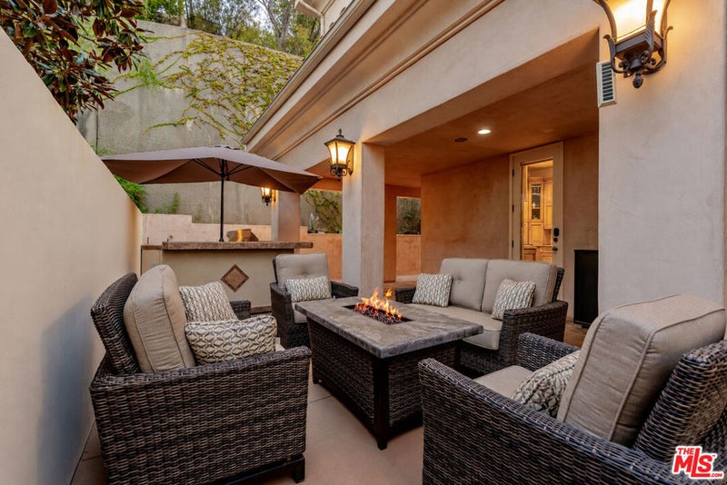 868 Braewood Court