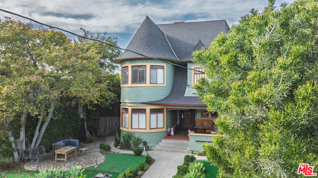 2325 Portland Street