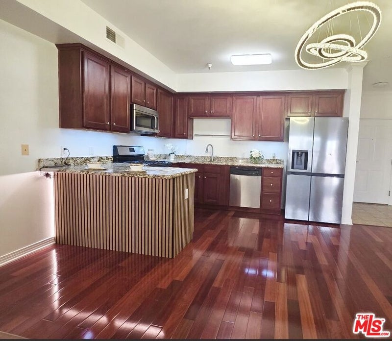 1025 Dewey Avenue 205