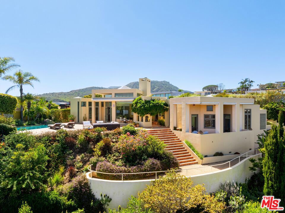 1058 Vista Grande Drive