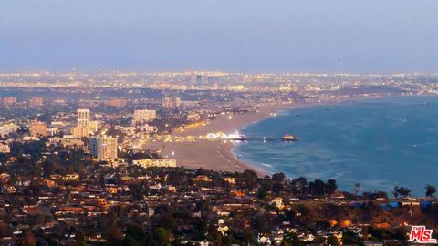 1058 Vista Grande Drive Pacific Palisades CA 90272