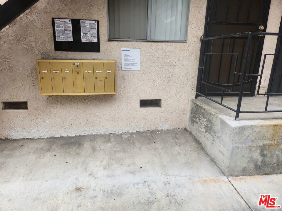 1406 Crenshaw Boulevard