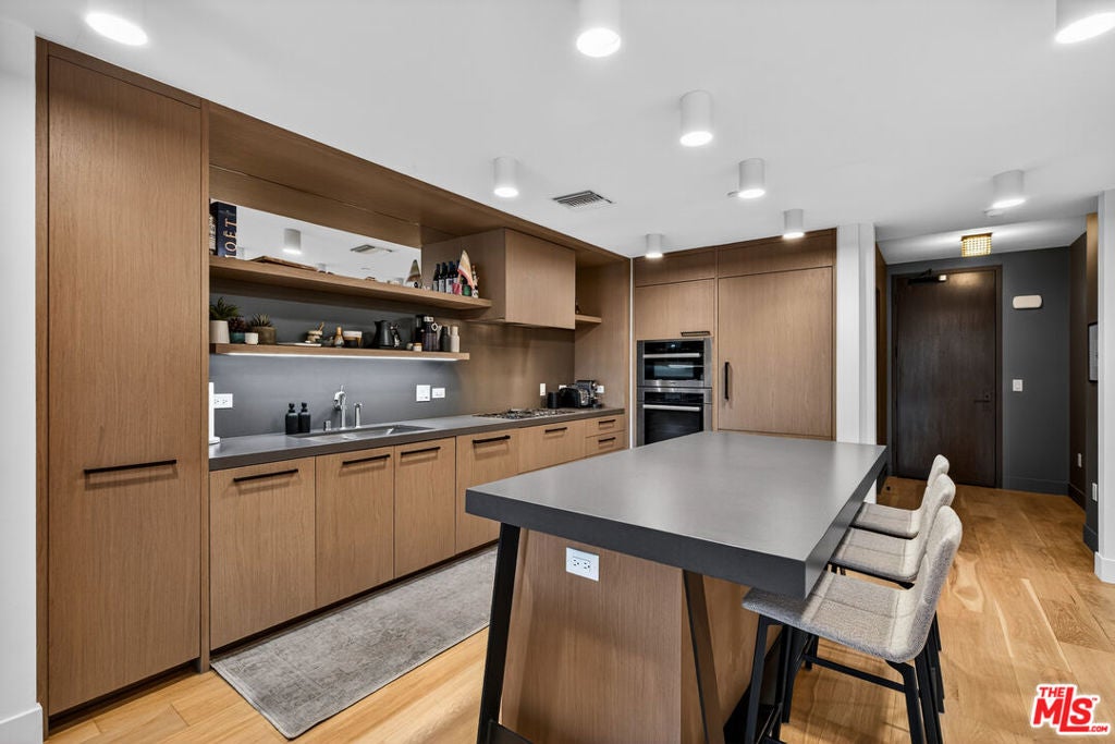 10777 Wilshire Boulevard 208