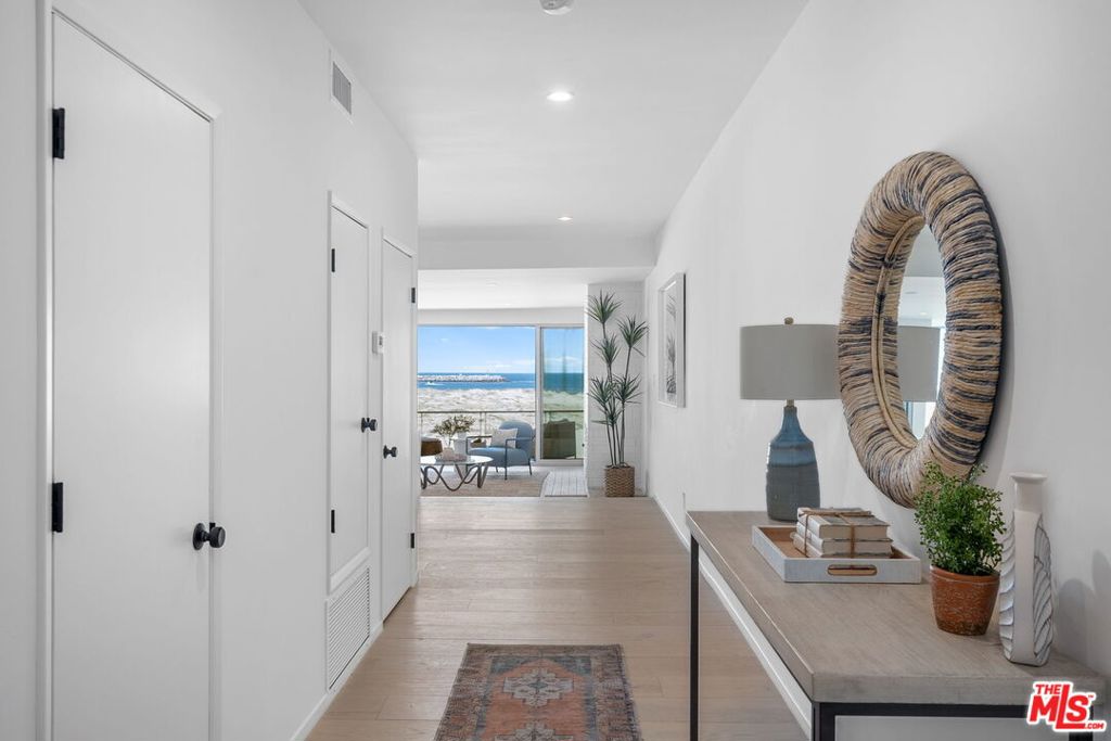 5205 Ocean Front Walk 201