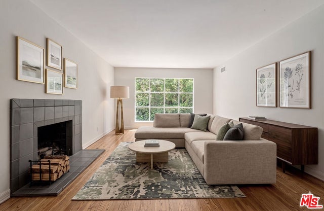 1041 Chantilly Road, Los Angeles