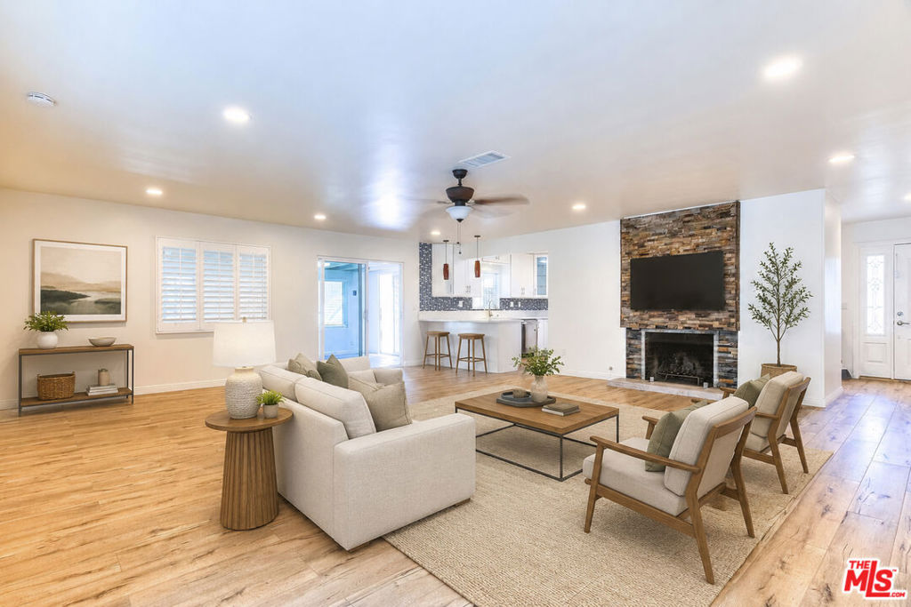 4923 Burgoyne Lane