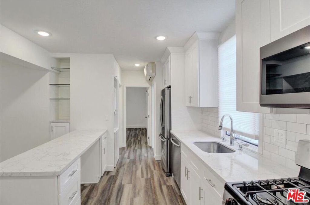 15328 S San Pedro Street