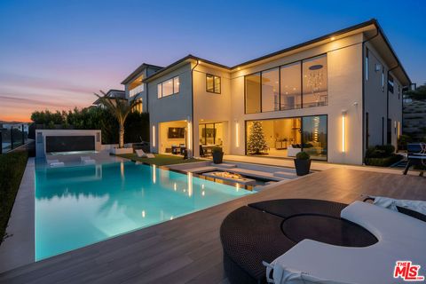 20306 W Willoughby Lane Porter Ranch CA 91326