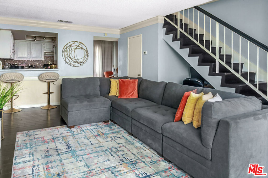 810 W Compton Boulevard 16