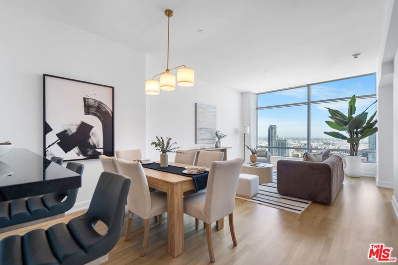 900 W OLYMPIC Boulevard 37E